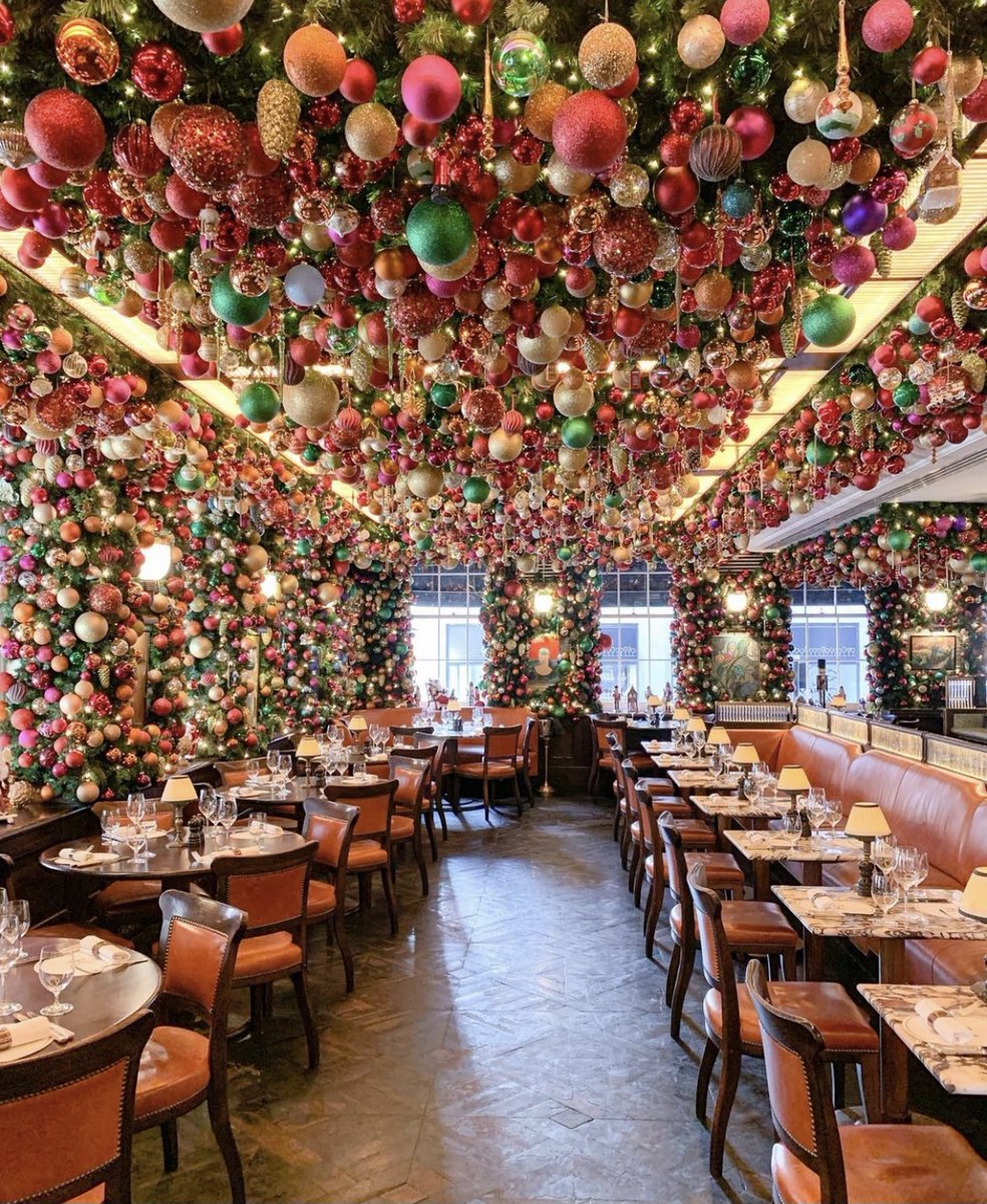 It's beginning to look a lot like Christmas 🎄Are you excited for the holidays this year? Photo by <a href="/gulshanlondon/">Gulshan</a>