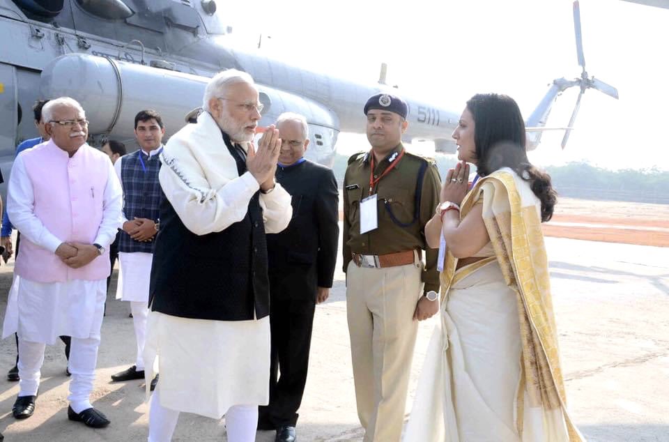sonalgoelias's tweet photo. #Memories #Nov2016
With Hon’ble Prime Minister
#Faridabad https://t.co/YbPO1Cxp99