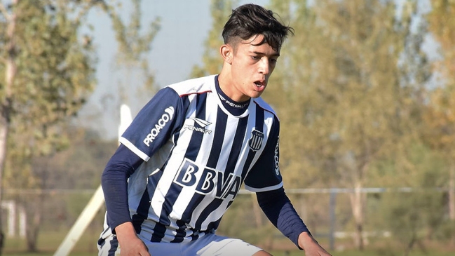 Colo Colo oficializó acuerdo para sumar al argentino Pablo Solari - https://t.co/aXGVcRCcyg https://t.co/UsBXHeAFSD