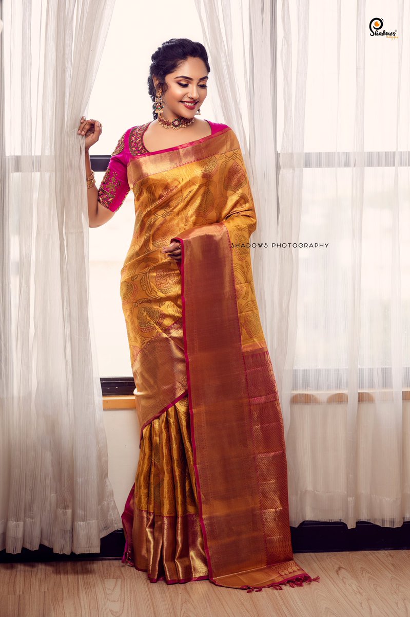 ShadowsPhotoss's tweet photo. Latesh photoshoot with @smruthi_venkat 

#mukuthiamman #smruthivenkat #shadowsphotography 
Instagram | @shadowsphotographyy https://t.co/DyO9pF9wgB