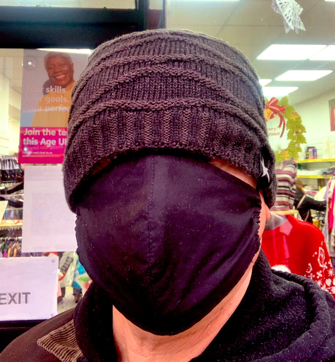 KimHookeromg's tweet photo. Wearing a mask in public really doesn’t bother me https://t.co/2WvqZDer6U