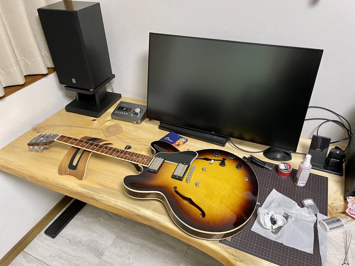 mrc629's tweet photo. ギターが喜んでる🤦🏻
めっちゃ久々にギター触りました https://t.co/NhQvRk9axX