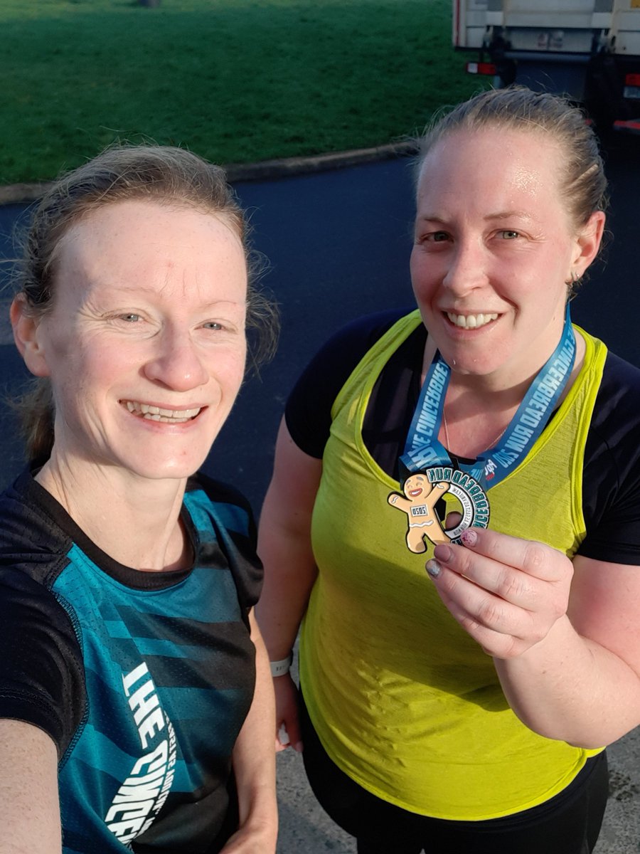 Neadiefitz's tweet photo. Gingerbread 10k - not quite as hilly as last year !! @marycdunne @popupraces https://t.co/9qD0MZdFjw