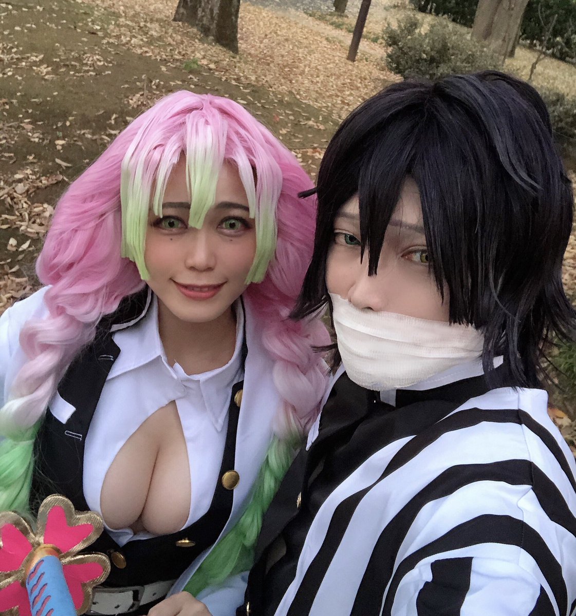 この前ひっさしぶりにコスプレしたら
自撮り棒？ってなんだっけ？？ってなったしカメラ向けられたら楽しそうにピースするしかできなくなっててくそ笑ってた
甘露寺蜜璃さんやっと出せたしおばみつ念願