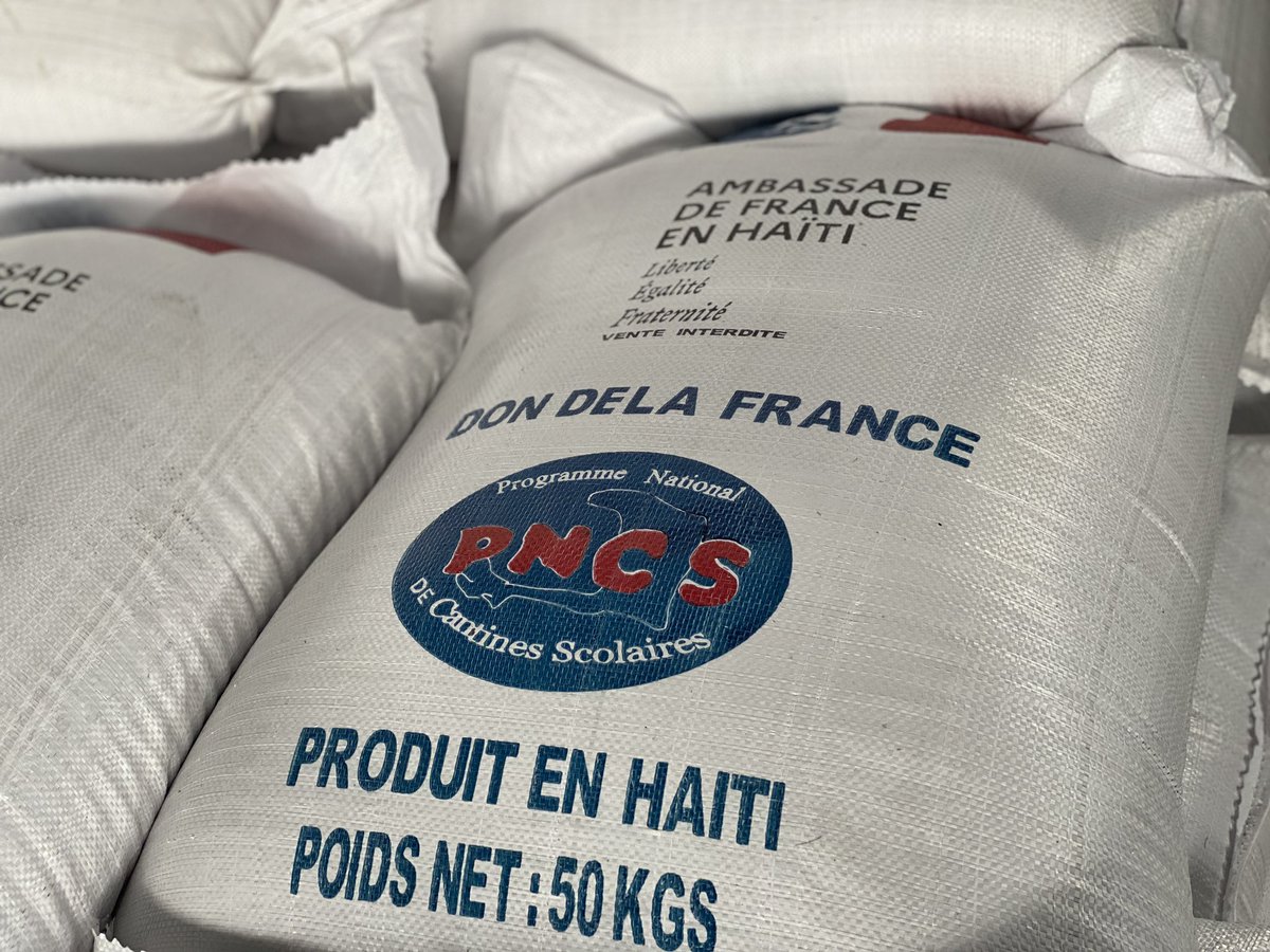 dirikayla's tweet photo. Nap di mèsi ak la frans ki chwazi fè rout la avek nou . nap di yo ayibibo pou yo e nou pap janm dekouraje @WFP @WFPChief @nouvelliste @RTVCHAITI @Jhanedouze @pimpjuicewow @Baldouze12 https://t.co/pu4SarGvZ5