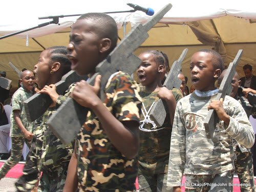 MaishaRdc's tweet photo. #RDC_EST: "Nous ne savions si nous gachions notre avenir. Nous croyions que se venger bien, il faut prendre l'arme contre ceux qui avaient tué nos parents et proches. Mais, enfin, c'faux. Il fallait que je rentre à l'école pour que je me decouvre utile sans violence" Dixit RK. https://t.co/dduKZtgeZX