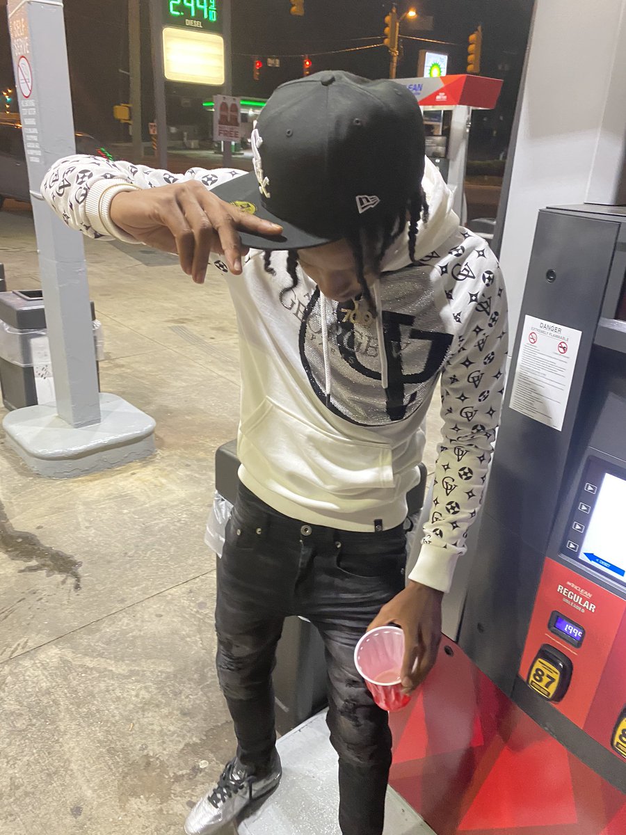 Woo2Tymes's tweet photo. They constantly askin me why I ain’t signed wit a label yet 4️⃣4️⃣8️⃣ https://t.co/xv3AtdLrtH