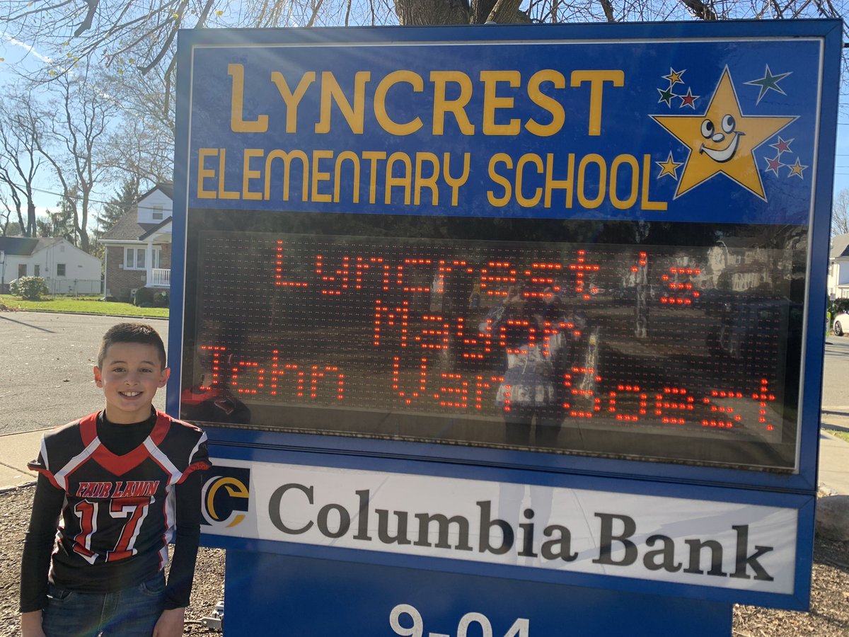 LyncrestSchool's tweet photo. The results are in... our new mayor has been elected!  Congratulations, John!  I look forward to working with you this year!  #lyncreststars https://t.co/aQ4whHyHZf