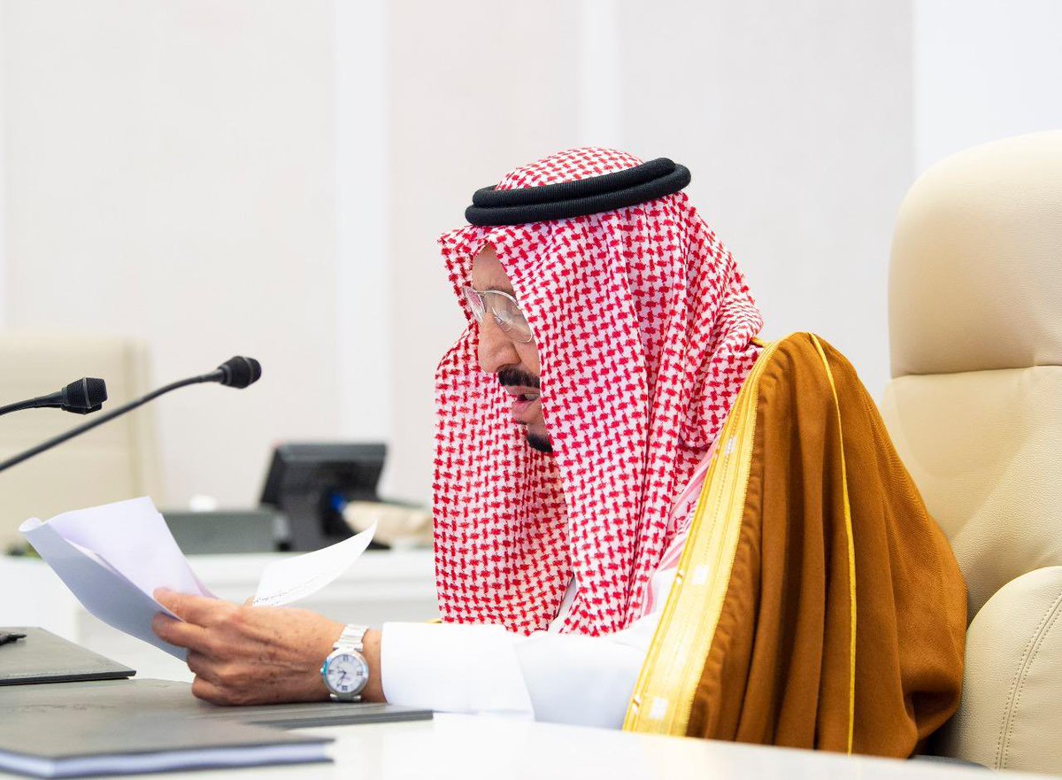 Badermasaker's tweet photo. برئاسة مولاي #خادم_الحرمين_الشريفين حفظه الله، تفتتح أعمال القمة الافتراضية لقادة دول مجموعة العشرين..
هنا في الرياض، آمال وطموحات وتحديات، لنلهم العالم ونصنع الغد..

#مجموعة_العشرين_في_السعودية https://t.co/gc0ewGxmN0