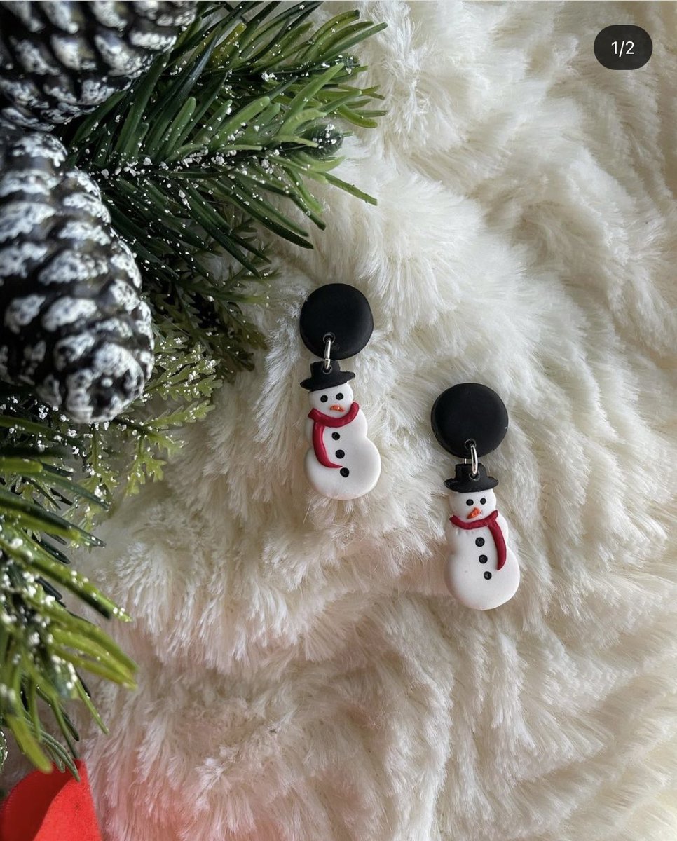 _janetzamora's tweet photo. @AshArrasmith Hi! I make polymer clay earrings and you can find me on instagram at @rinconcitodeclay. Great stocking stuffers! https://t.co/ojDnyzRbY3
