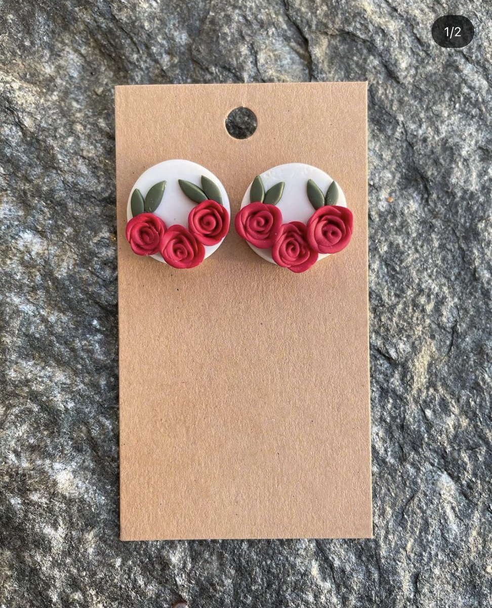 _janetzamora's tweet photo. @AshArrasmith Hi! I make polymer clay earrings and you can find me on instagram at @rinconcitodeclay. Great stocking stuffers! https://t.co/ojDnyzRbY3