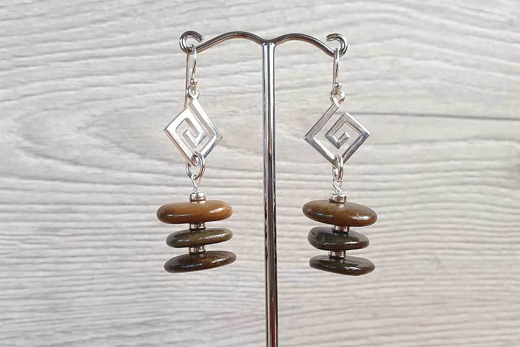HouseofSilverUK's tweet photo. River Teme pebble earrings #Giveaway 
https://t.co/Tx1VkQbedG
#Competition 
#earrings https://t.co/f1XEaGkLZ9