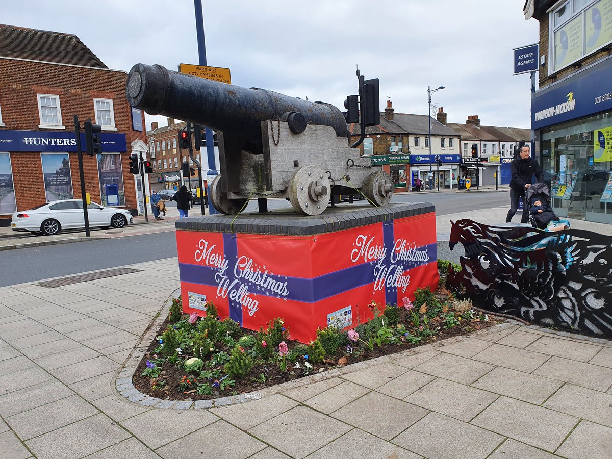 The cannon is now all spruced up and festive.  Merry Christmas Welling!  #wellingsparkle #lightupbexley #doitforbexley