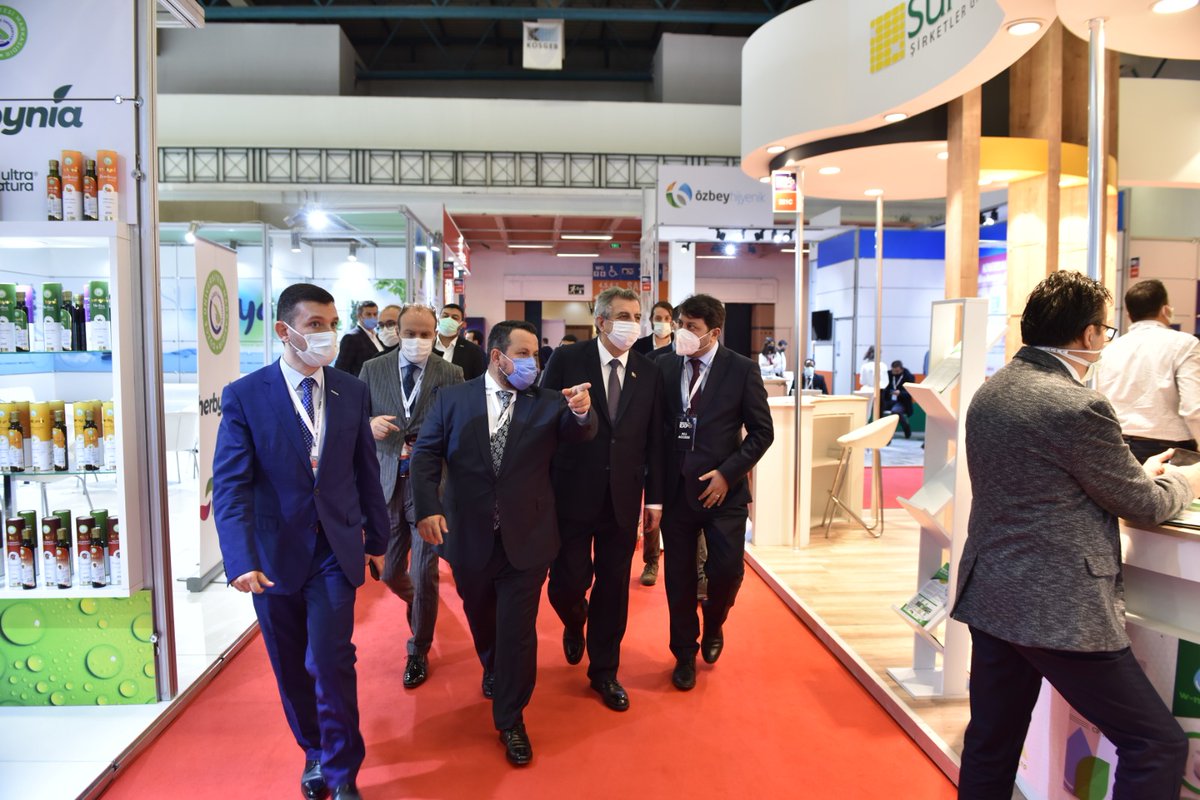 Chmn. of <a href="/MUSIAD/">MÜSİAD</a> Global Supreme Board Fatih Keçebir, Chmn. of the Local Supreme Council @AhmetSekerli_TR, Head of Prod. and Trade Planning Supreme Council <a href="/OktayDede59/">OKTAY DEDE</a> and committee chairs hosted the Deputy Minister of <a href="/TCSanayi/">Sanayi ve Teknoloji Bakanlığı</a> Hasan Büyükdede, and the delegation at #MUSIADEXPO.