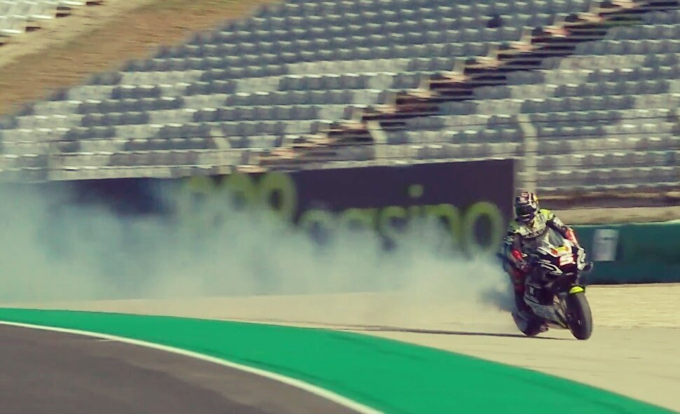 Giantofa's tweet photo. Boooommmm ..... #PortugueseGP @JohannZarco1 @DucatiMotor #MotoGP https://t.co/g24GJ5UdL1