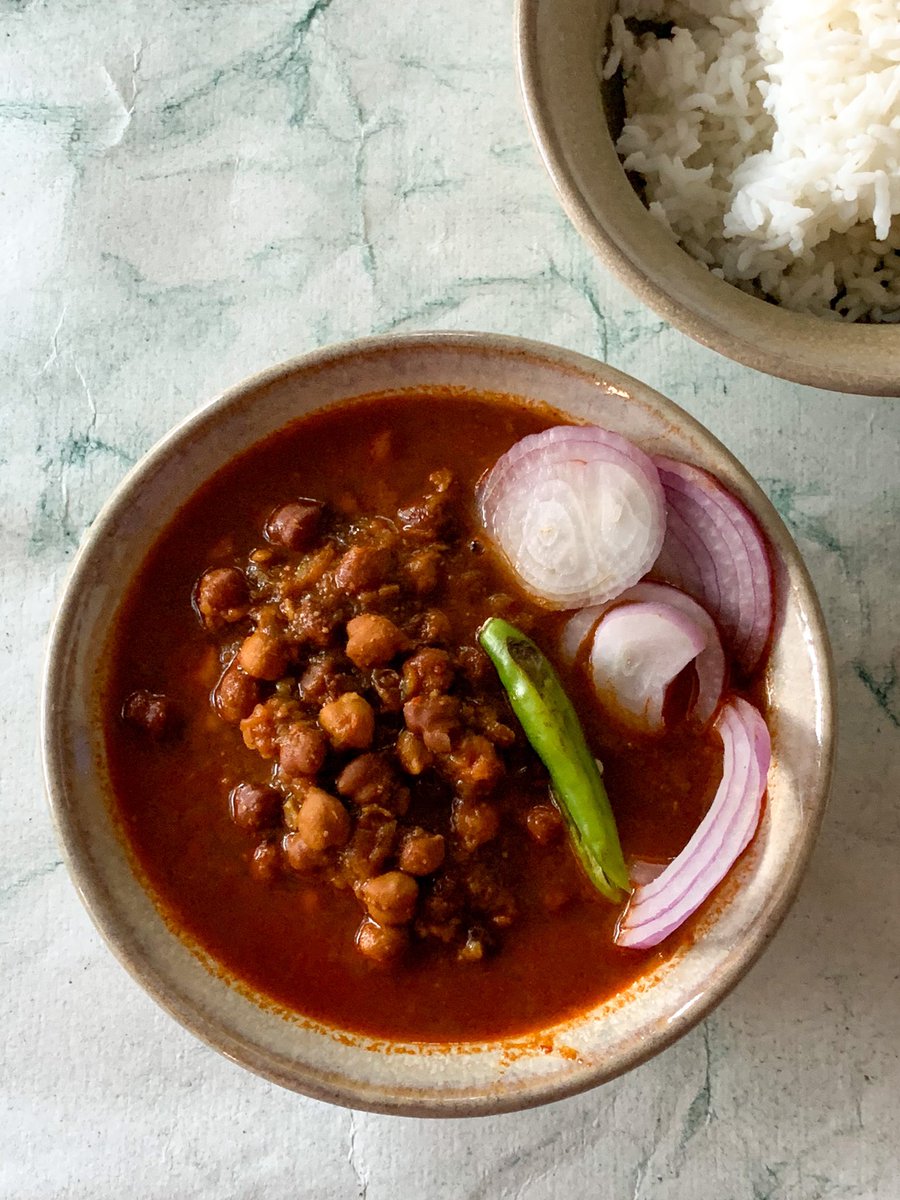 Today really has been a good food day. Hope this continues tomorrow. Shinavar walle chole with rice & onions for dinner. The man is carbloading for triathlon tomorrow and we are all eating rice 