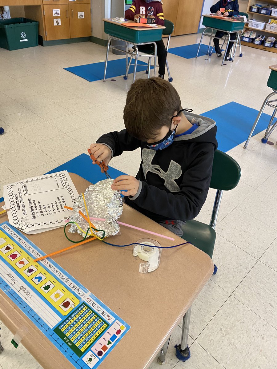 Mrs. Creonte and Kenney’s class did a STEAM challenge to build a ship the could hold all 102 passengers on the Mayflower without sinking! 🚢 
#STEAMchallenge <a href="/SamPlacentino/">Sam Placentino Elementary</a> <a href="/dcreonte/">Dawn Creonte</a>