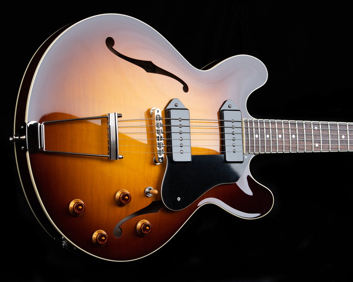 collingsguitars's tweet photo. Our I-30 LC with the classic Tobacco Sunburst and @LollarPickups Dogear P-90s.
#collingsguitars #tobacco #sunburst #gryphonstrings #handmade #builtfromthesoundup #guitar #collingselectric #electricguitar #p90 #lollar #heirloom #tone #madeinaustin #guitargear #texas #atx https://t.co/qColGBX7rY