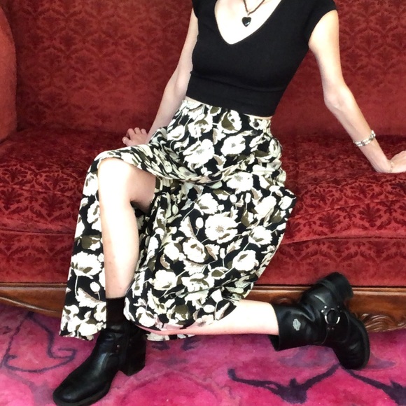 awkward_baroque's tweet photo. So good I had to share! Check out all the items I'm loving on @Poshmarkapp #poshmark #fashion #style #shopmycloset #longelegantlegs #ninewest #sageharbor: https://t.co/929ihLpwpX https://t.co/orJ8Xdpz8N