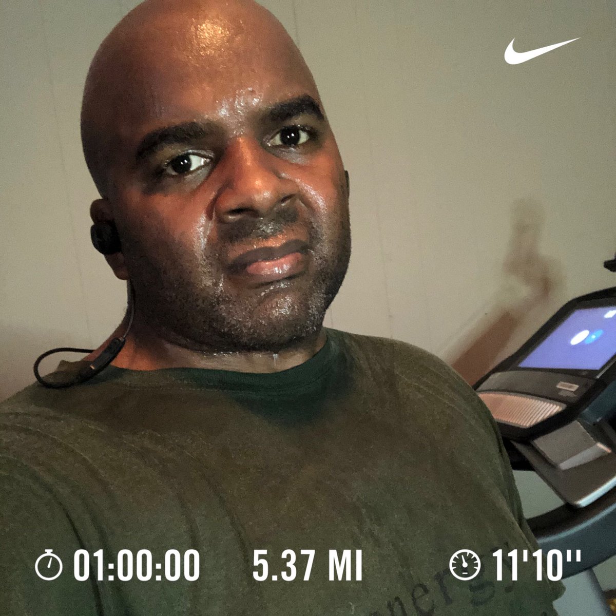 Snax1224's tweet photo. Day 321... No gym this morning so I was able to devote more time and energy to the run! This makes me happy... #Nikeplus #ProjectObject #ProjectSnax #SlimChavy #6Pacalyose #ShirtlessSummer #Weightloss #WeightlossJourney #FatToFit #WeightlossTransformation #RunnersOfInsta # https://t.co/LAhuZ65AHp
