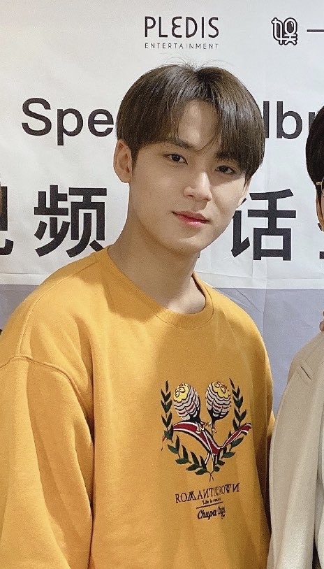 MannMannYN's tweet photo. 201121 一直娛repo

💎Ask Jeonghan about the yellow clothes 
👼🏻：Mingyu said he likes this clothes ,so I gave it to him.☺️💛

😭😭😭😭😭

cr:Weibo:香芋奶蓋販售機

#Minhan #Gyuhan #규정 #밍윤
#Jeonghan #Mingyu https://t.co/LYA8GdqBno