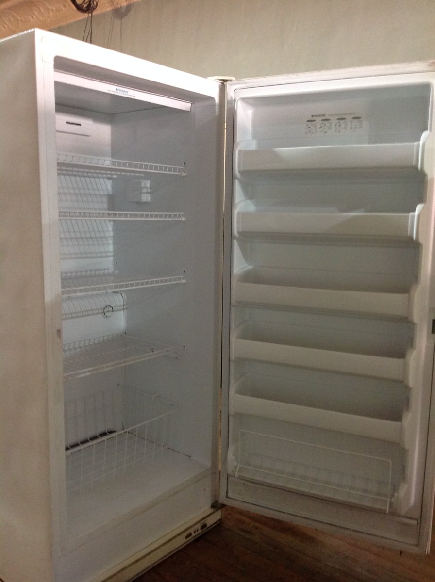 GREAT FOR HUNTERS!!!!

Reconditioned Frigidaire frost free 20 cubic foot upright freezer for sale!!!! Comes with warranty and delivery available!!! Will not last long!!!!