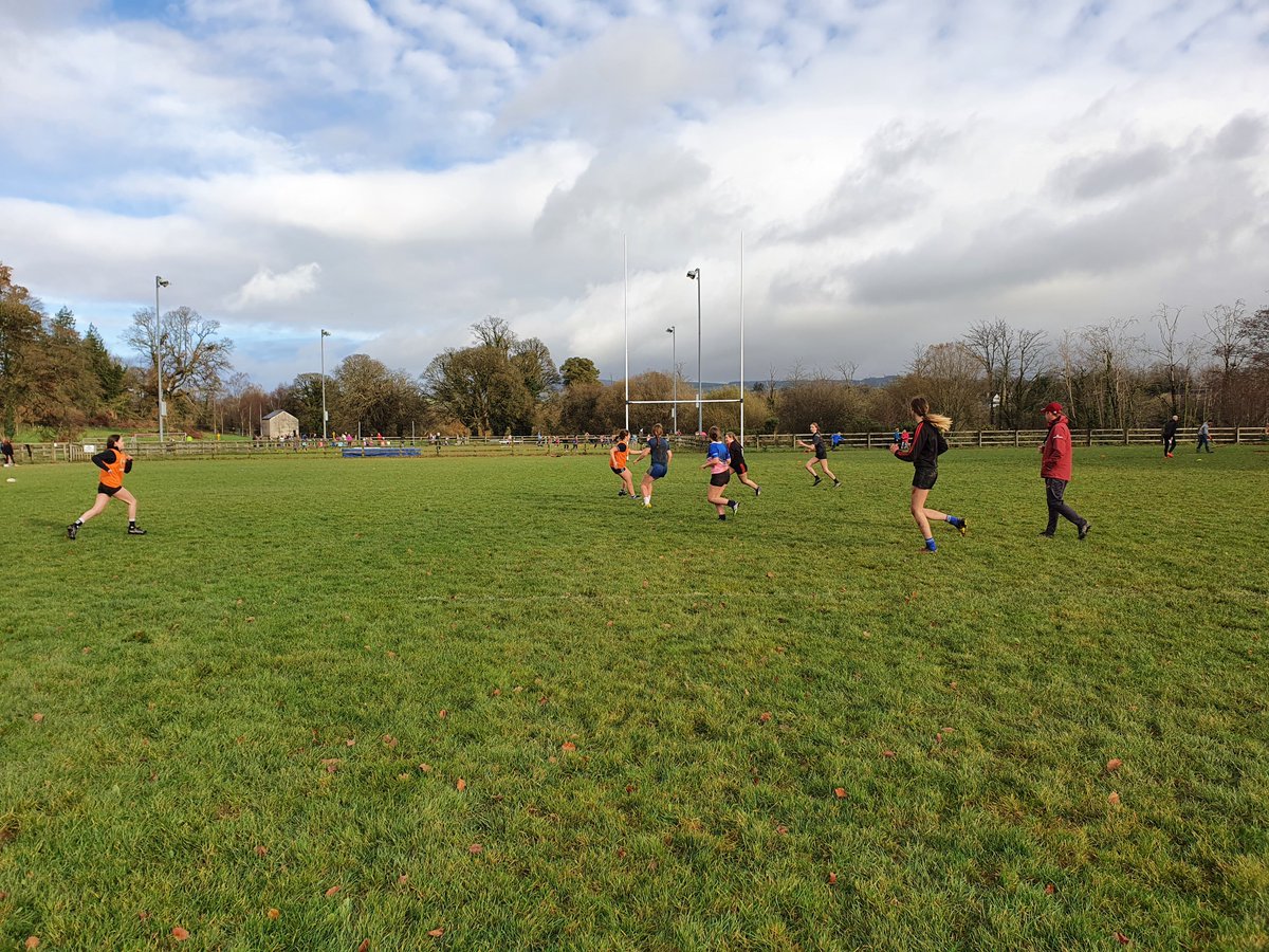 Great morning of rugby in Clarisford Park with @Munsterrugby @MunsterWomen coaching the U14, U16 and U18 girls. Lots of talent out here and the girls loved every minute. Thanks to @ken_imbusch @WillieShubart @20x20_ie @HerSportDotIE Training every wed night and all are welcome.