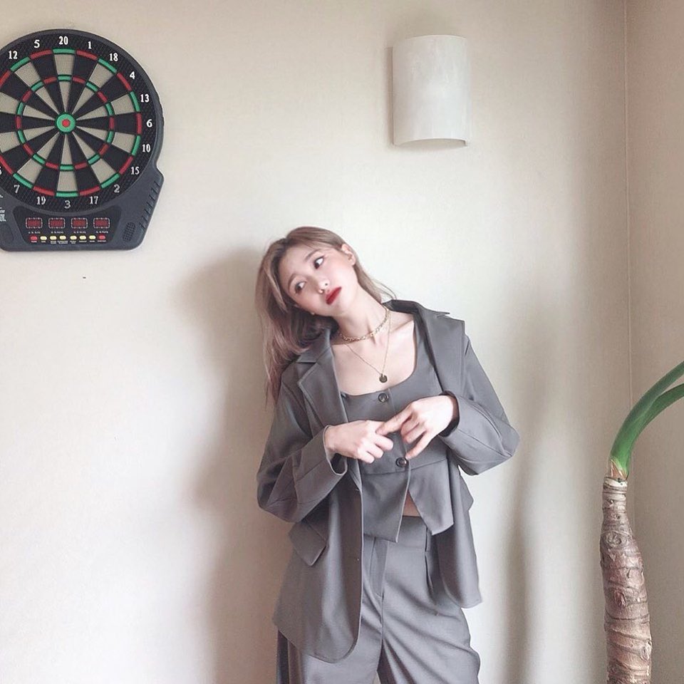 deeryein's tweet photo. @Official_LVLZ 💎류블리의 스물네번째 생일을 축하합니다❣ 누구보다 빛나는 수정이의 청춘을 응원할게🥰 내년에는 수정이랑 더 많은시간 보냈으면 좋겠다!
❤아이럽 류수정❤ 태어나줘서 고마워>_< 사랑해요 류블리💎
인간비타민 뜌덩ㅠㅠ 우리가 항상 힘이되줄게!! 내년에도 잘부탁해💜 https://t.co/yAAcOZxKJc
