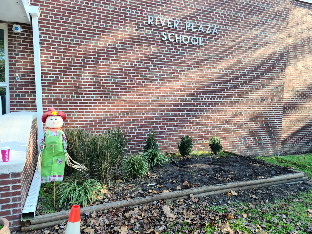 A little Fall cleanup on this beautiful Saturday! @RPPrincipal #rpfamily