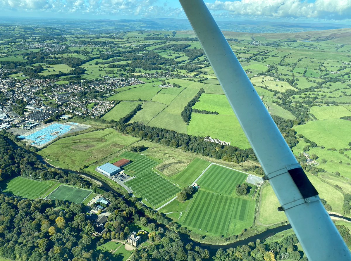 BurnleyTurf's tweet photo. Recent training ground shots over the outskirts of Burnley 💪 @BurnleyOfficial #twitterclarets #happyplace https://t.co/9TU6DTeI53