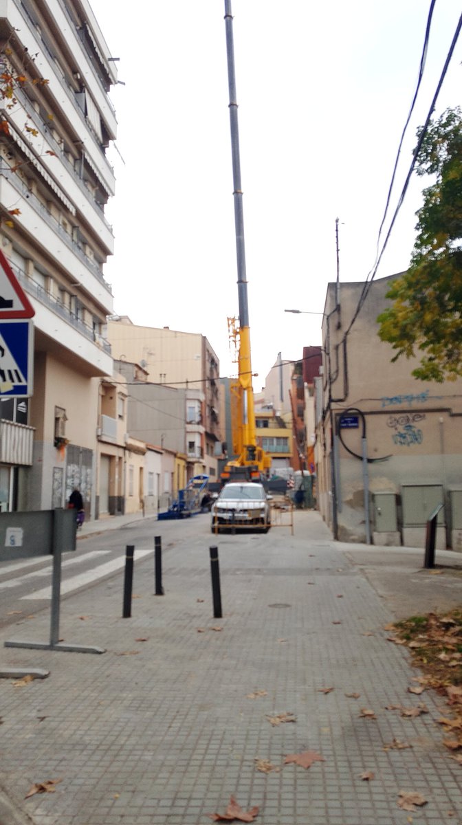 Socialdenuncia8's tweet photo. A veces las obras són necesarias, pero es importante generar espacios habilitados y señales accesibles para todas las personas. 
#diversitatFPT #sharediversitas https://t.co/rE0XFzy45f