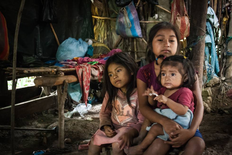 _sooyeollie's tweet photo. Más del 50% de la población es pobre y otro 20% se encuentra en pobreza extrema, pero el gobierno y el congreso prefieren comprar camarones, comida chatarra para los diputados gastando más de Q500,000 mientras dejan morir a su gente. Corruptos.

#NosVemosEnLaPlaza
#RenunciaYa https://t.co/Yic1QTRCpa