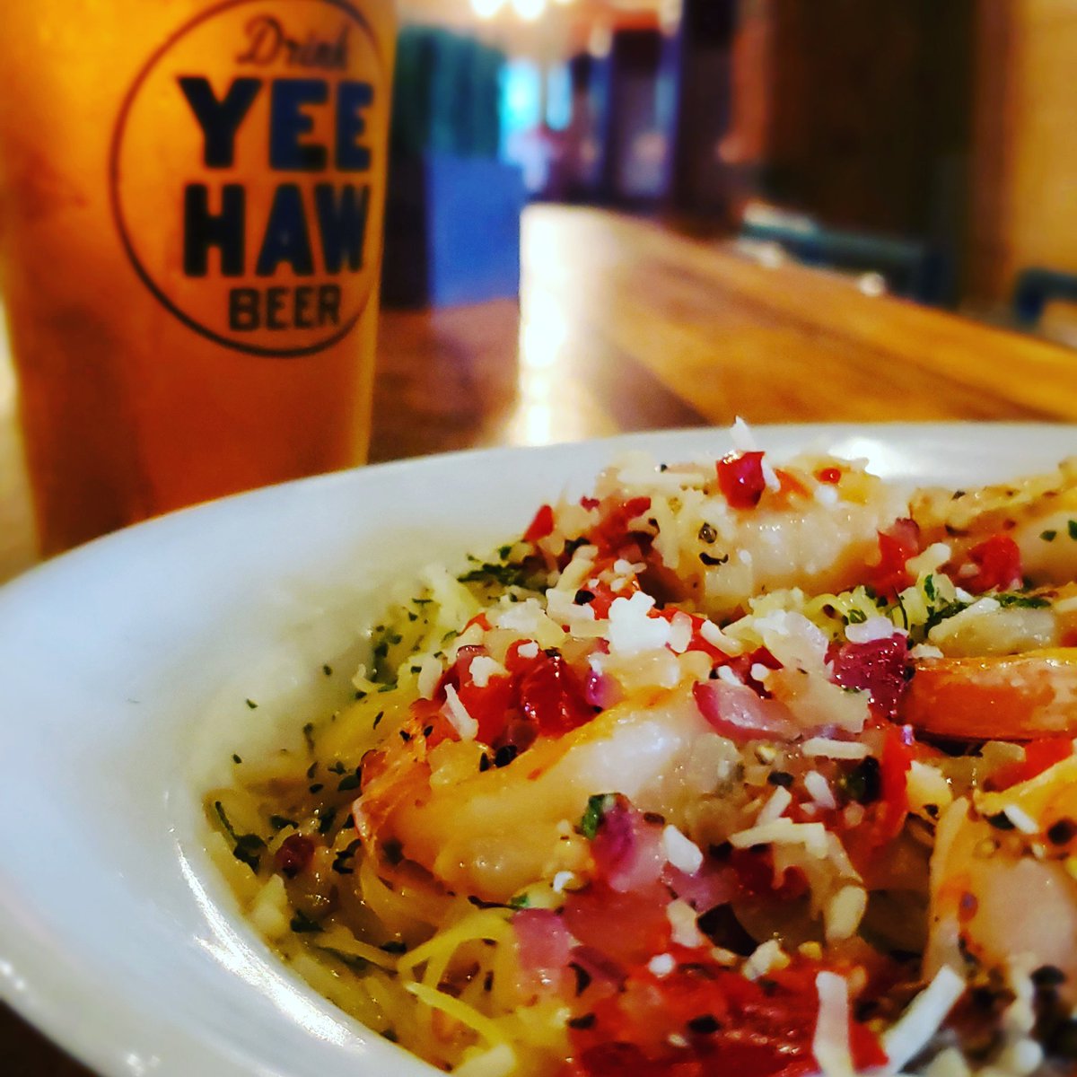 KTownTavern's tweet photo. Shrimp Scampi Pasta is back this weekend!  And don't forget our $4 drink special on well+mixer drinks! #knoxfoodie #knoxeats https://t.co/EtrdRE48pV