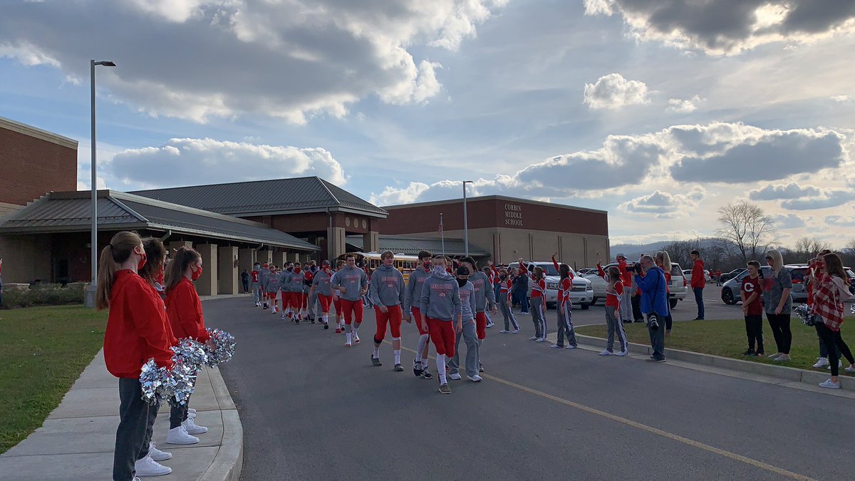 CMSredhounds's tweet photo. Thanks to our @cmsredhounds community & fans for the fantastic send off for our 8th Grade Hounds! #uncommoncommunity #uncommontalent #uncommoneffort https://t.co/yUrLASGTvC