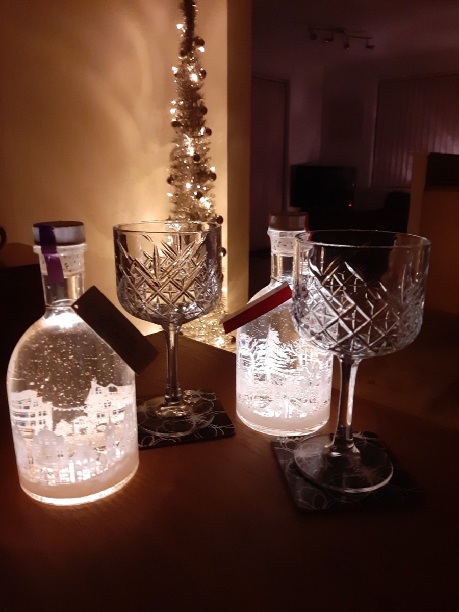 teridew69's tweet photo. New gin glasses ❤ New kitchen tree ❤ To be fair only put it up to see if love it . Marks & Spencers Christmas globe gin. #ChristmasIsComing #ginxmas
#cosyevenings 😀 https://t.co/SlY8nFx3Rs