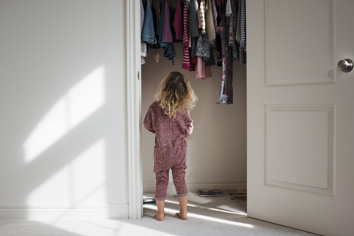 CareDotComCA's tweet photo. As fall sets in, the summer dresses and t-shirts must make way in the children’s wardrobes for the bulky jumpers and woolly tights. 🧣🧥🧤

➡️  https://t.co/IOOpnMktgm https://t.co/DQBmzTJbqM