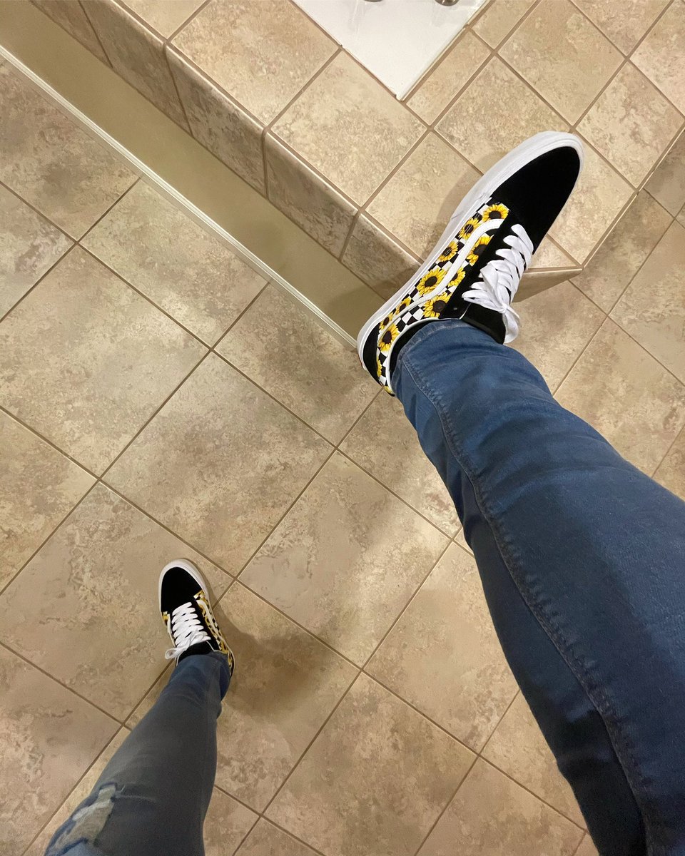 real men wear 🌼flowers🌼