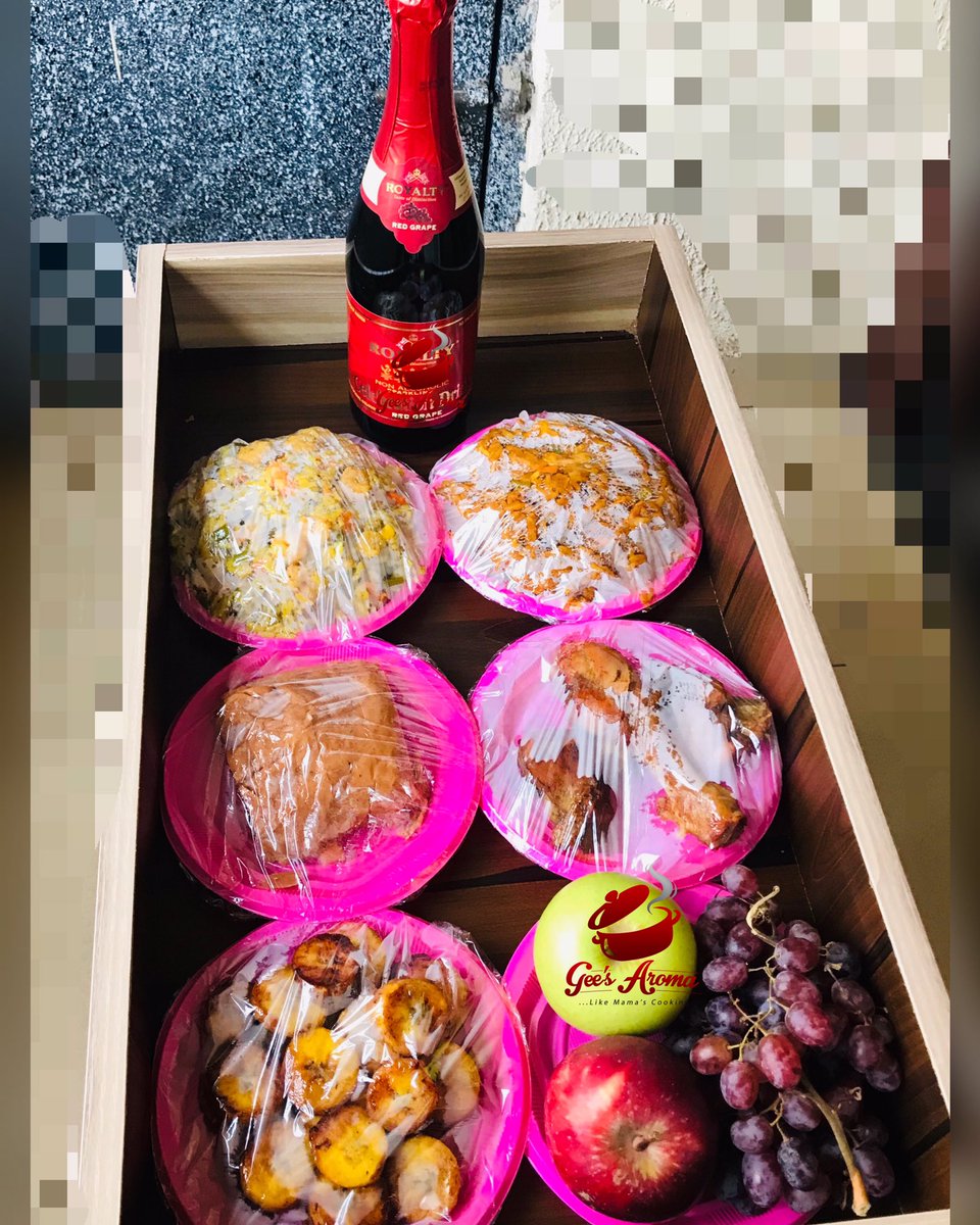 DeChef_Gee's tweet photo. The joy of making someone happy 😊..... you should try it, it gives so much so much satisfaction 
#ChefGee https://t.co/Sse3gSpnVB