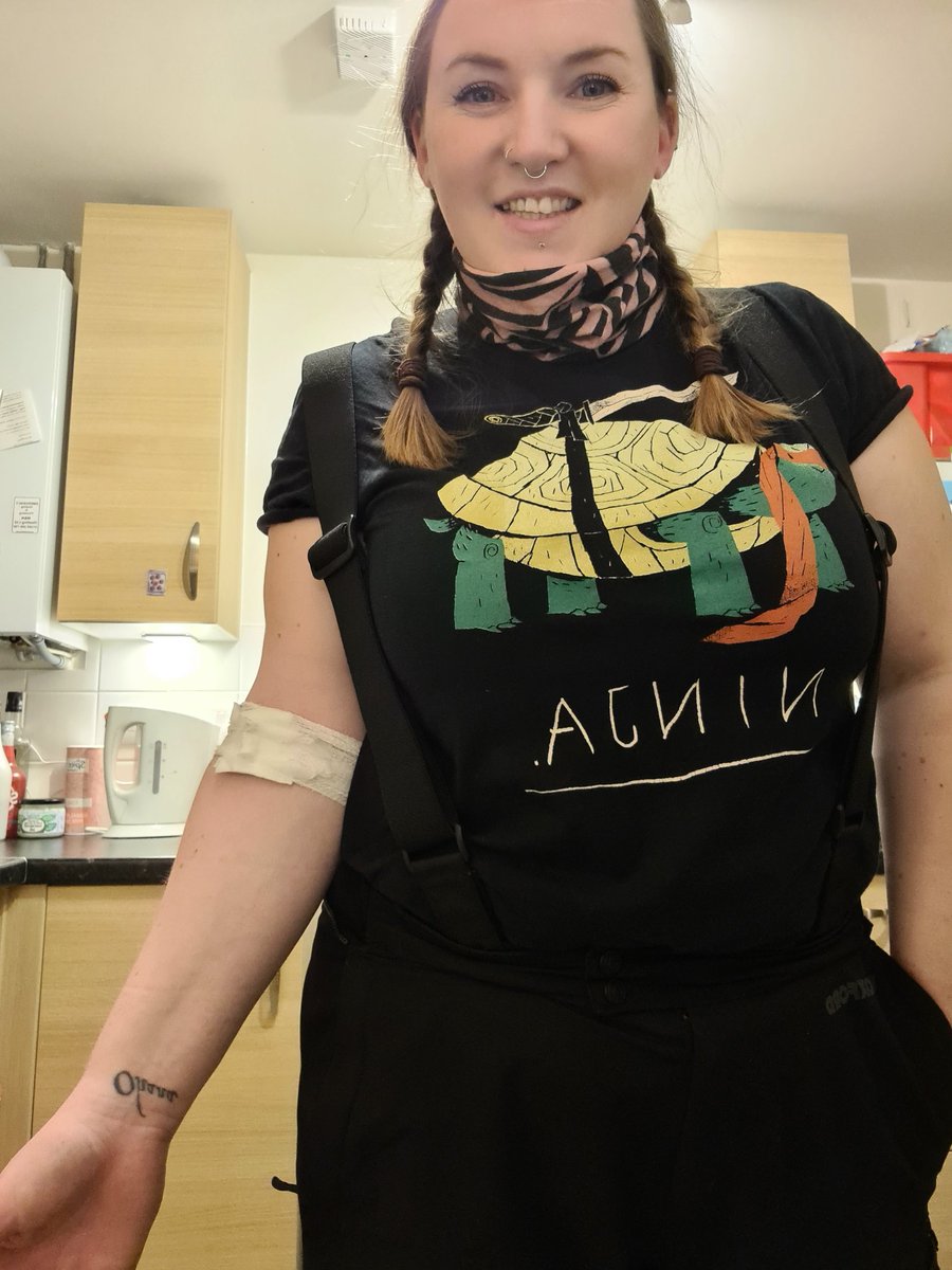 biker__jen's tweet photo. Allergic to plasters...hero bandage 😂 https://t.co/YdUucUoZBH