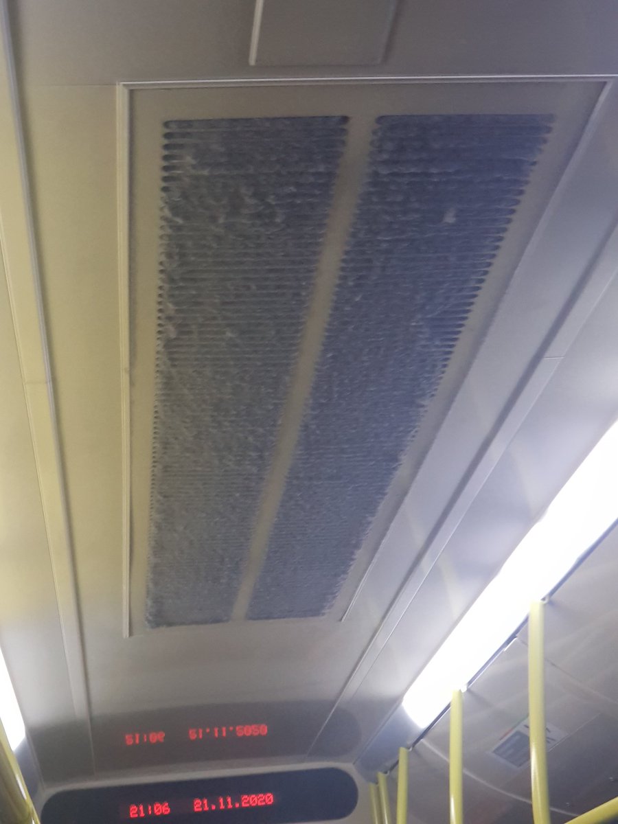 cristina14276's tweet photo. @Mobilitat_AMB los filtros se podrían limpiar de vez en cuando por la salud de todos.
#Bus #L82 https://t.co/U5B0AHgndH