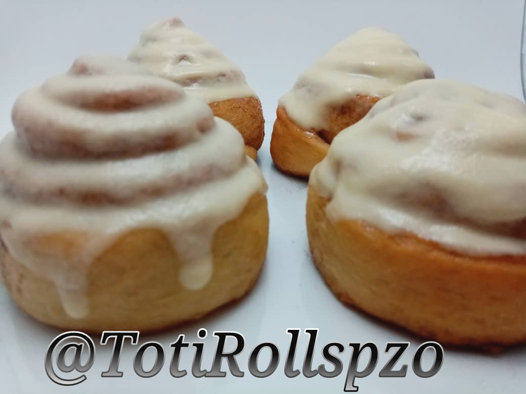 totirollspzo's tweet photo. Tienes que probar nuestros ricos Rolls  de canela con topping tradional de queso crema.... 🤤🤤🤤, siguenos en instagram como https://t.co/HBeSyD6QHb https://t.co/DAJlhFCoMf