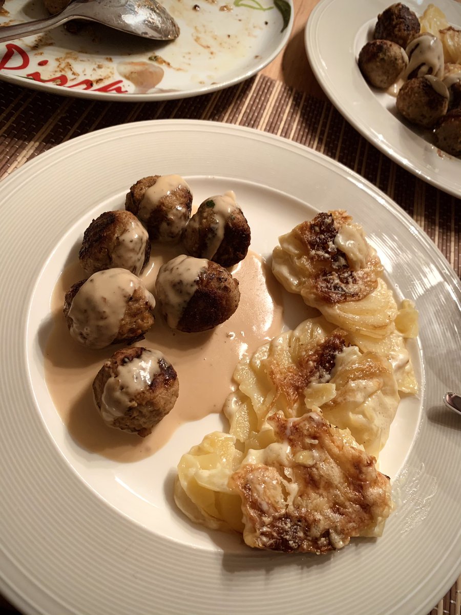 chilsaekjo's tweet photo. Mal wieder Völlerei 🤤

#omnomnom https://t.co/ZRBYCY2jL4