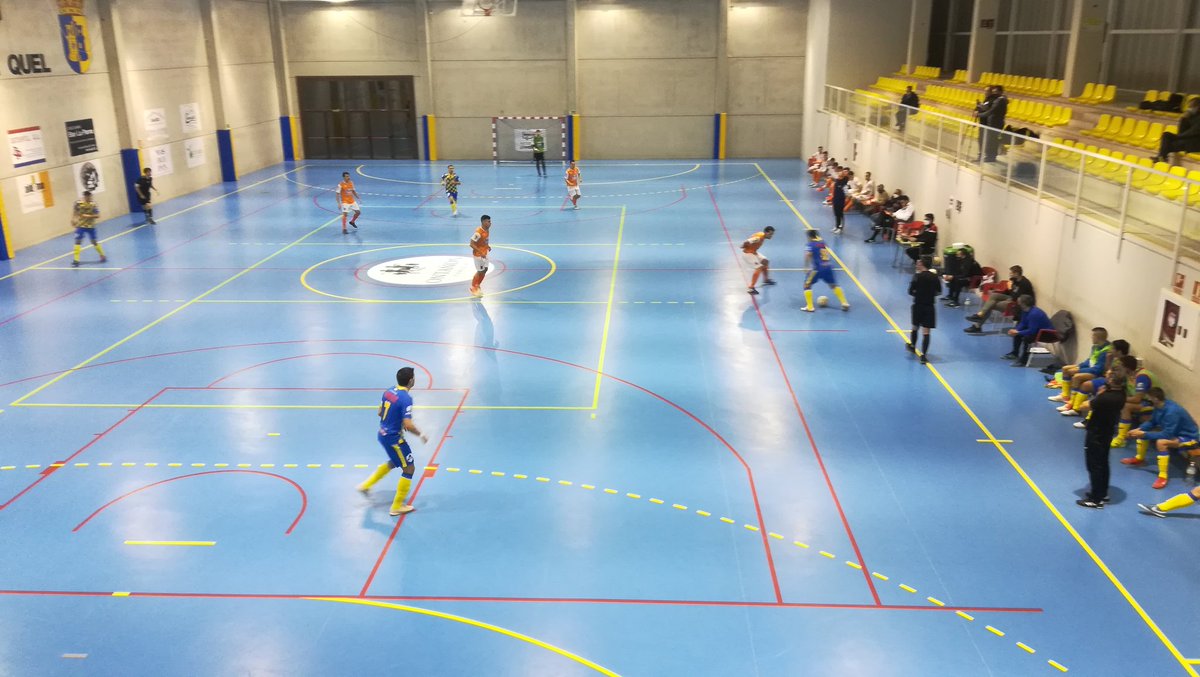 FSVilladeQUEL1's tweet photo. FINAL FINAL victoria histórica. ¡Remontada con el corazón y el castillo de Quel en el corazón! + 3 EQUIPO 

¡Una pena no poder ver el Polideportivo hasta la bandera! 
#AupaVilladeQuel #FutbolSalaRiojano #VilladeQuel #2bfutsal https://t.co/yC4cVsvosR https://t.co/EH5k0FZVGF