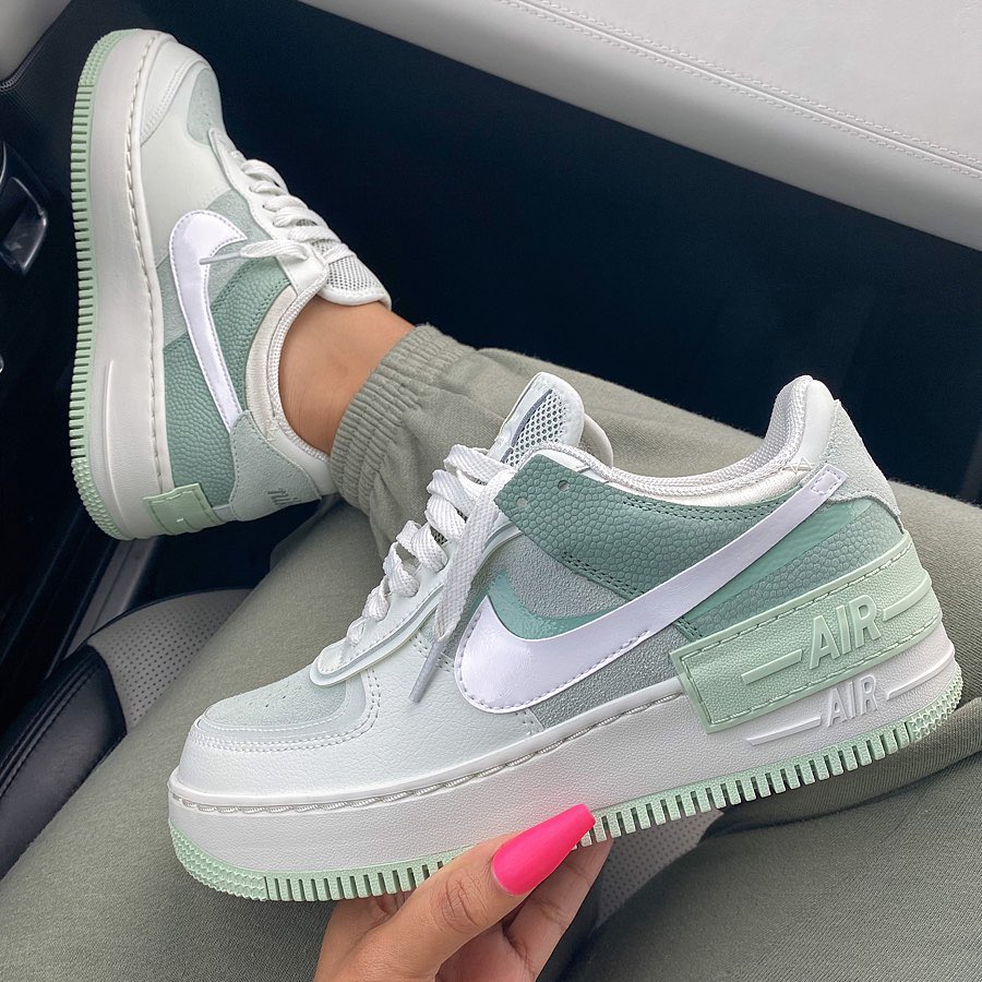 SneakCorner's tweet photo. AF1 SHADOW GIVEAWAY! 🍭

We’re Giving Away an AF1 Shadow in your size 🎉

To Enter: 
-RT this post &amp; Follow us ( @SneakCorner )
-Tag a friend &amp; Comment your size

One Winner will be announced 28/11/20 🍀 https://t.co/Ec9lnGF0dB