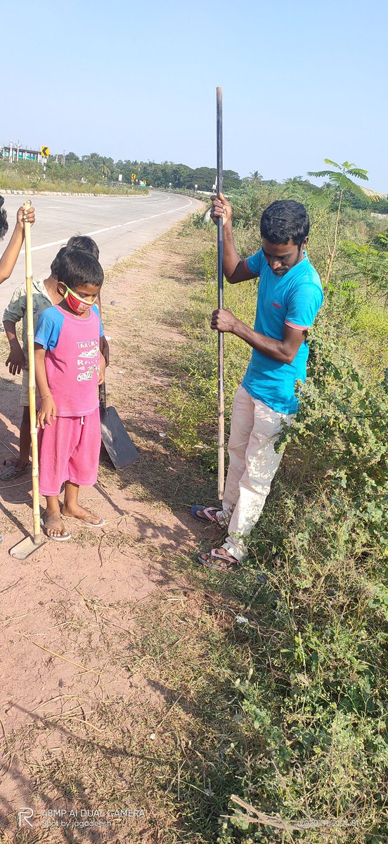Saadhya_F's tweet photo. #New_theme - #Weekend_PLAN_ting by Saadhya library 📚 kids.
#Small_acts with #great_love by our #super_hero’s.
#2_plantations_today
#1st_plantation_by_our_kids https://t.co/knOJl8boBY