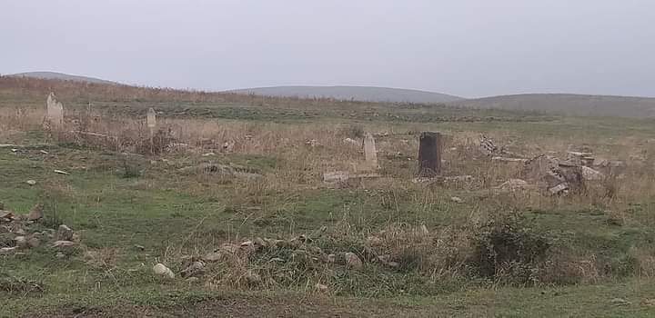 afulya's tweet photo. Azerbaijanian cemetery in liberated from #Armenian occupation territory :( @UNESCO @mfa_russia https://t.co/H42U1yzfJj