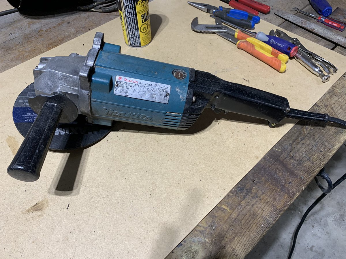 WDSchumm's tweet photo. I forgot to do a before pic, but I rescued this sweet Makita from someone’s junk pile and brought it back to life. I have about $50 into it and a whole lot of satisfaction out of it. #restoration #onemansjunk https://t.co/KTh28SqAYK