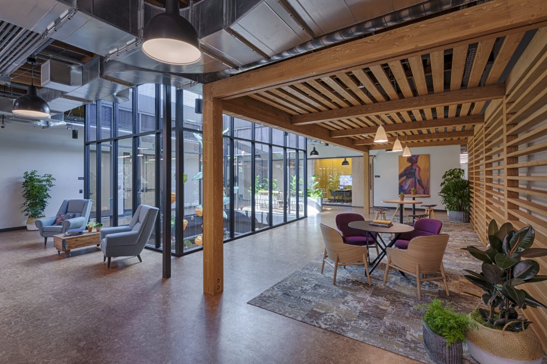 DIRTT's tweet photo. As a leading tech giant looking to attract & retain the brightest talent, @Google's Crossman campus had to set them apart. See how they used #DIRTT solutions, through our partner #Vantis, to create a #resimercial workplace that puts their people first: https://t.co/RC83eUVIWT https://t.co/JoRe6ekLCH