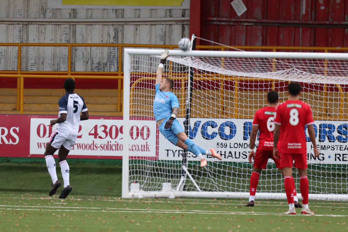 DulwichHamletFC's tweet photo. 60 |

2 fine saves from @CharlieGrainger in the last few minutes keep the hosts at bay.

Nervy second half this.

@hemelfc 1-1 #DHFC💖💙 https://t.co/F23jXx4nW7