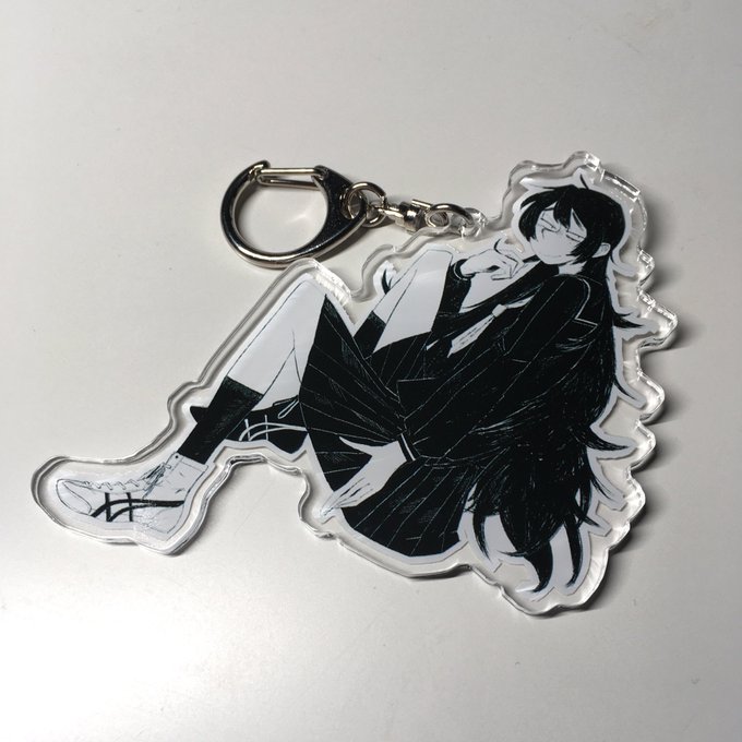 @nagato8492 実は大きいのも作ったのですが
カバンに付けたりする事を考えるといろいろ反省点が…作ってみないと分からないこともあるんだなって 